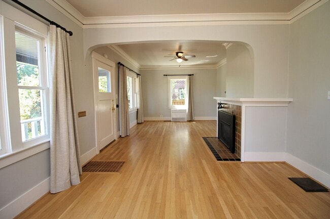 Photo - 6435 NE Cleveland Ave