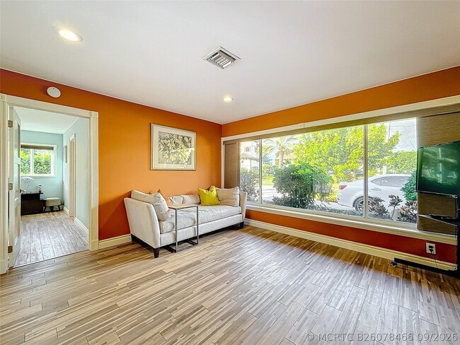 4100 NE 25th Ave