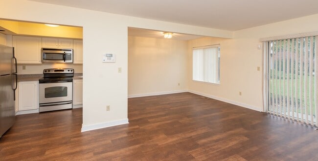Photo - Rent in North Haven, convenient to everything!