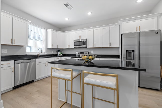 Photo - 1474 Stockyard Pl