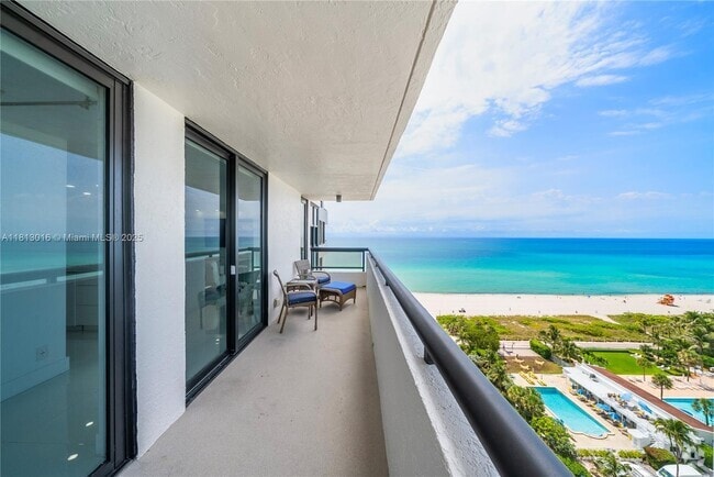 Building Photo - 2555 Collins Ave Unit 1714 Rental