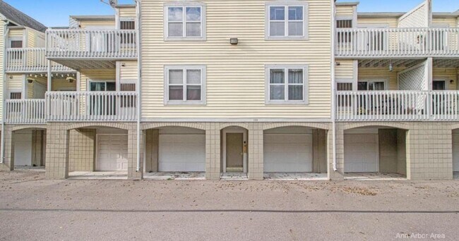 Photo - 2233 S Huron Pkwy Unit 2