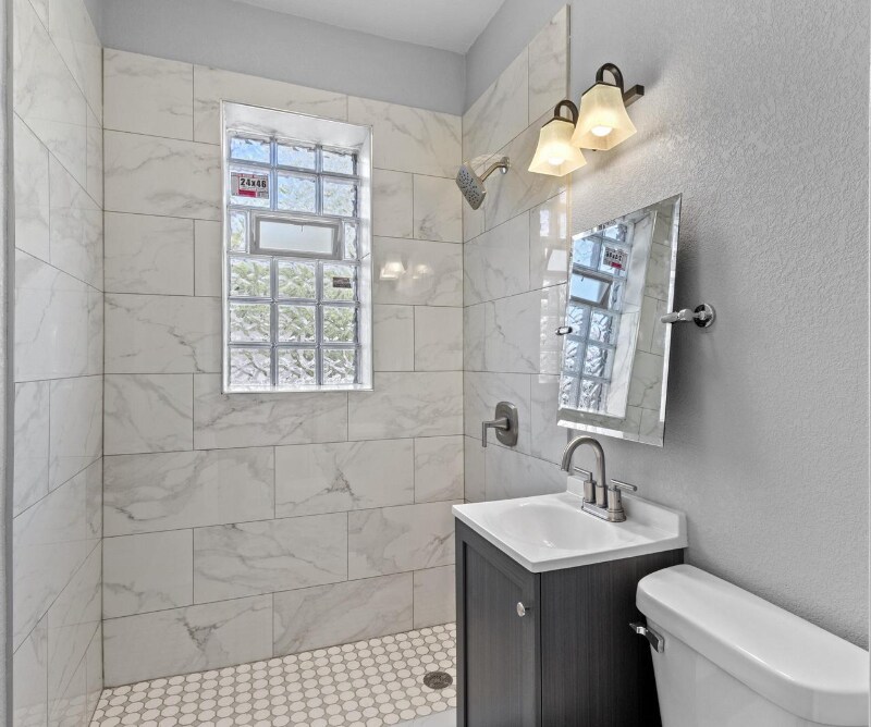 Photo - 812 E Burleigh St