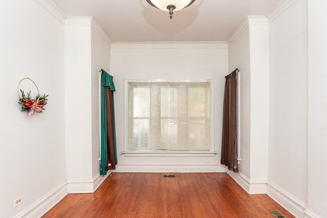 Photo - 1016 S Oakley Blvd Unit 1