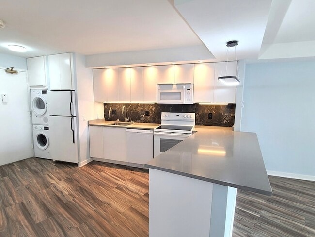 Photo - 300 N State St Unit 4107