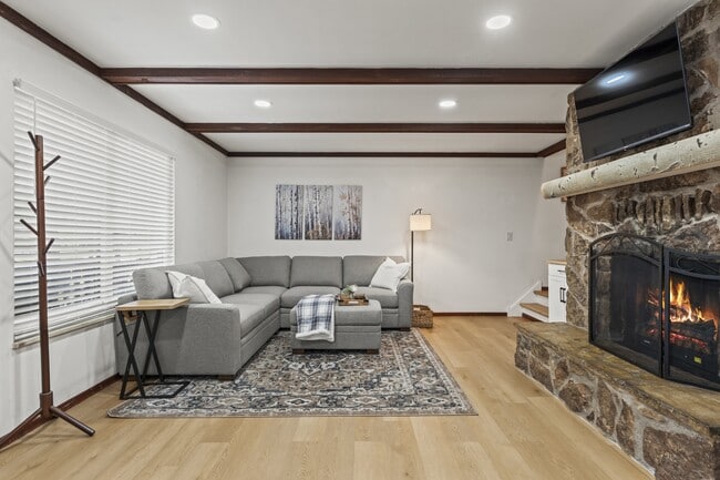 Photo - 220 Wildflower Dr