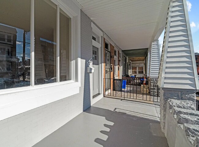 Photo - 2921 W Oxford St