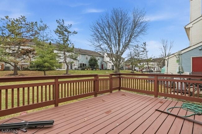 Photo - 374 Aldeburgh Ave