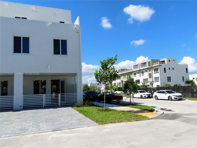 Photo - 6401 NW 103rd Pl Condominio Unidad 101