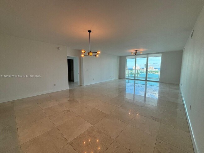 Photo - 3301 NE 183rd St Unidad 2705