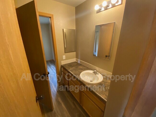 Photo - 535 E Mitchell St Unit Apt C6