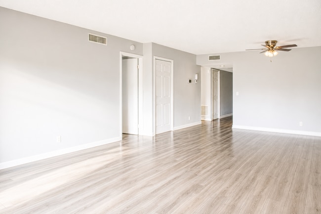 Photo - 16431 Blatt Blvd Unit In the heart of Weston!