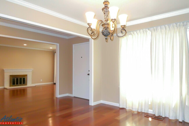Photo - Beautiful Home | Brazilian Hwd Floors | Remodeled Kitchen | A/C