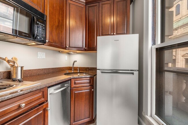 21 Beacon St Unit 3H
