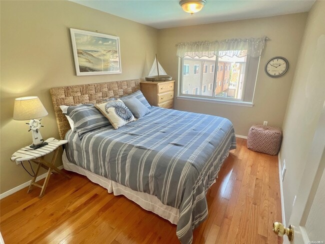 813 Shore Rd