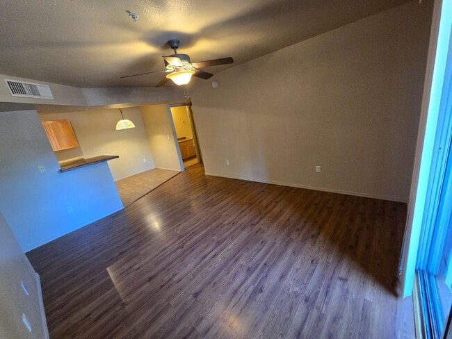 Photo - 2bd/2ba West-Flagstaff Condo -End-Unit - Near NAU/CCC! On NAU Bus Route! Students & Pets OK!! Ava... Unit 4-125