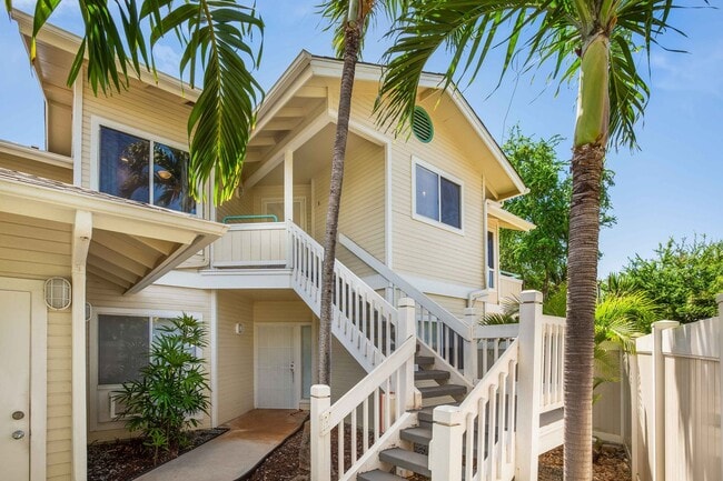 Building Photo - Pets Welcome! 2 bedroom, 2 bathroom single story townhouse Unit 13 B