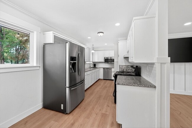 Photo - 281 W 2000 S St