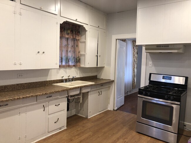 Photo - Highland Park 2/1 Home Ready for Move-In