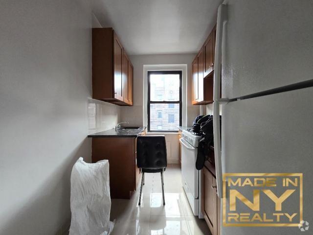 Building Photo - 1 bedroom in Rego Park NY 11374 Unit 3S Rental