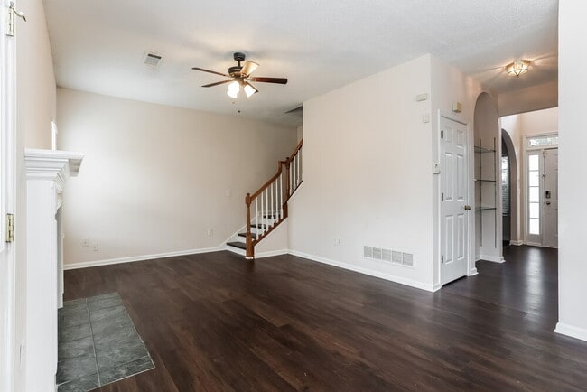 Photo - 5929 Rosie Ln SE