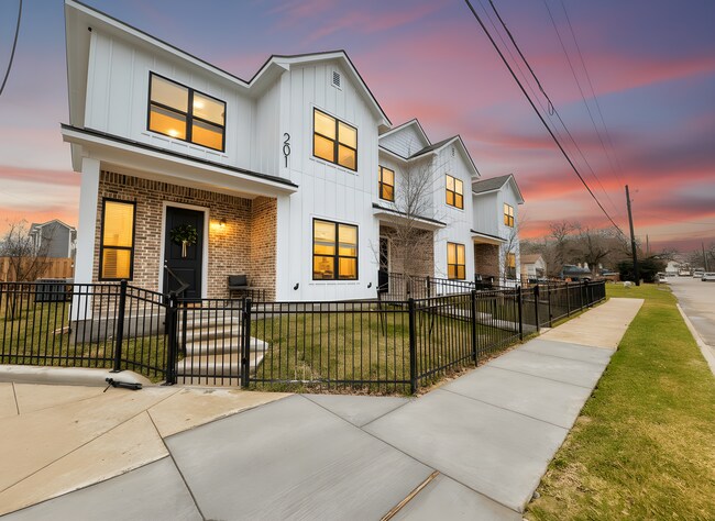 Photo - 201 Fairway Dr