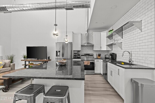 Photo - 3130 N 37th St Unidad 13