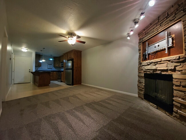 5614 Meadow Ln Unidad Unit