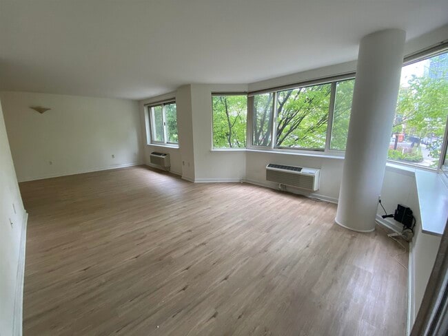 Photo - 20 2nd St Unidad 202