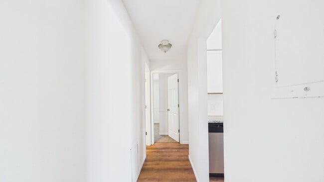 Photo - Upgraded 2-Bedroom Home in Minnetonka Unidad 10253-301