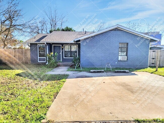 Building Photo - 901 E Leslie Cir Rental