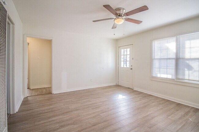 2 bedroom 1 bathroom house in Northeast Lu... - 2 bedroom 1 bathroom house in Northeast Lu...