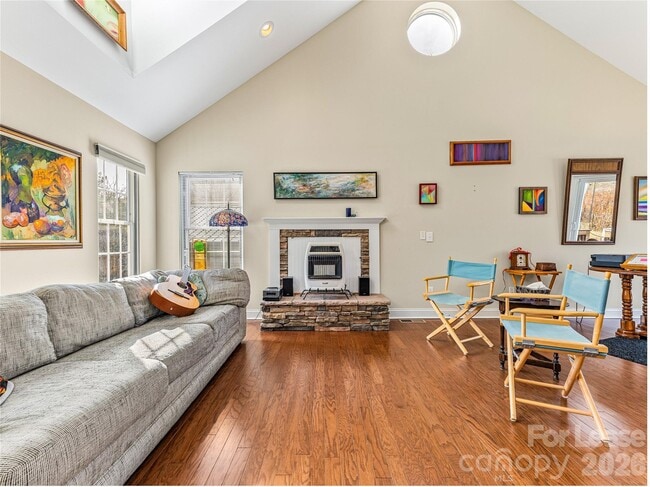 Photo - 14 Hildebrand St