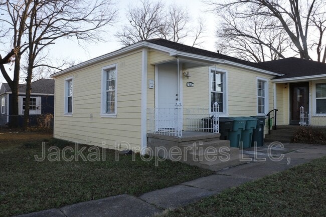 Photo - 620 N Walnut St