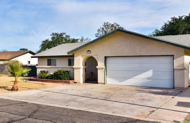 Building Photo - 3477 E Cuadrilla Ln