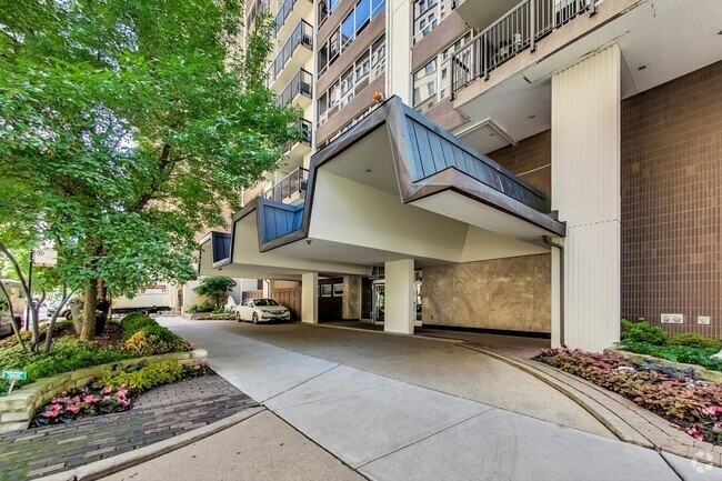 Building Photo - Charming 1BR Condo in Chicago