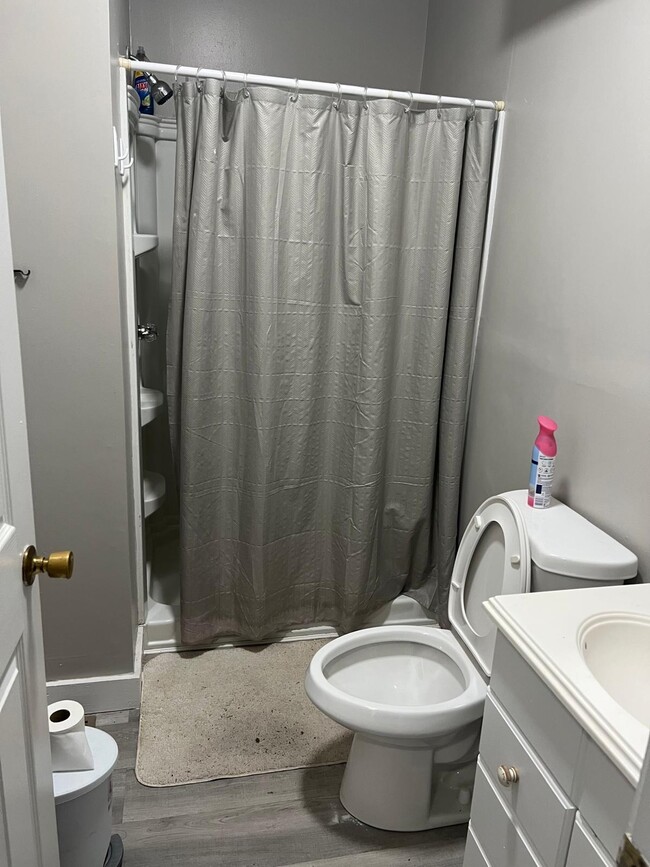 Photo - 14 Poplar Rd Unit 1R