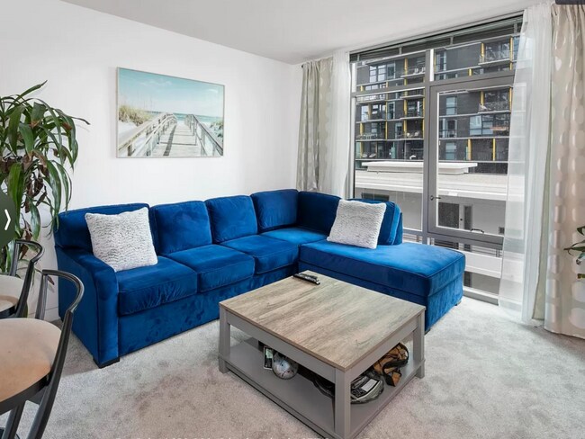 Photo - 425 W Beech St Unit 622