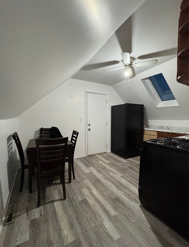 Photo - 3045 S Keeler Ave Unit 3