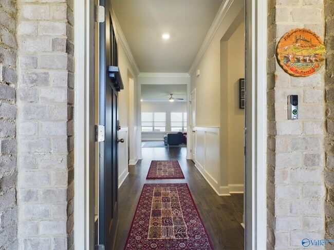 Photo - 219 Maureen Dr SW