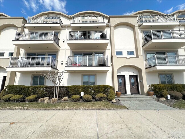 Photo - 353 W Broadway