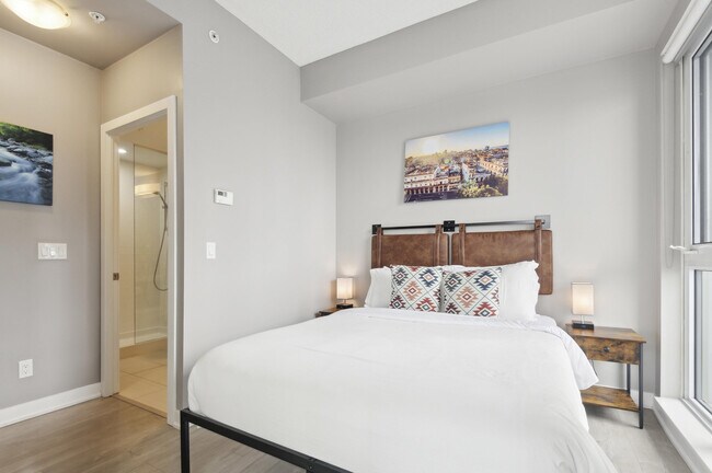 Photo - 199 Richmond St W Unit FL1-ID1030992P