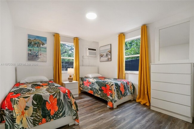 Photo - 168 NW 32nd St Unit 4