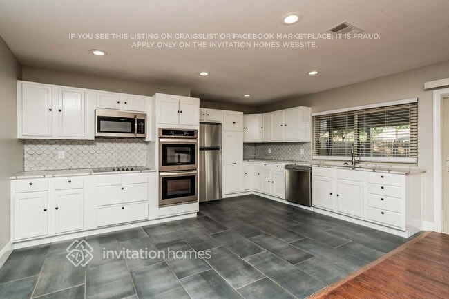 Photo - 5001 Thompson Dr