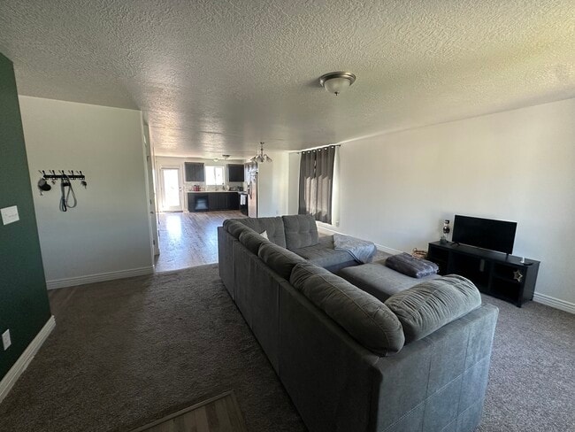 Photo - Summit ridge home