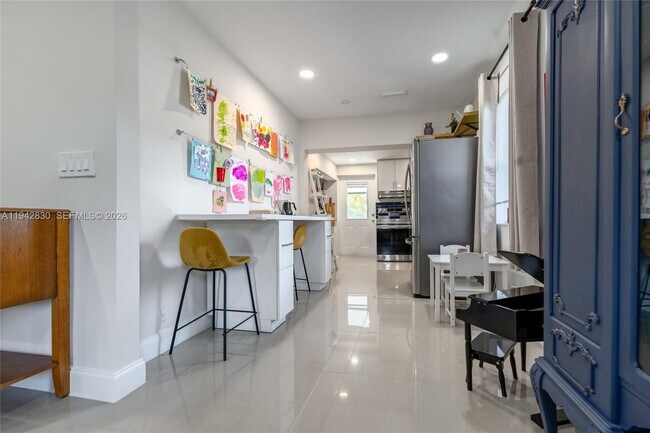 Photo - 320 S 28th Ave