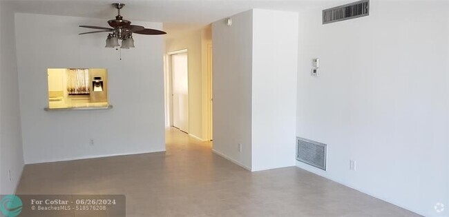 Building Photo - 2301 NE 14th Street Causeway Unit 205W Rental