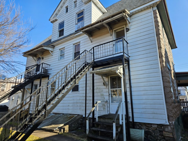 Photo - 205 E 2nd St Unit 4