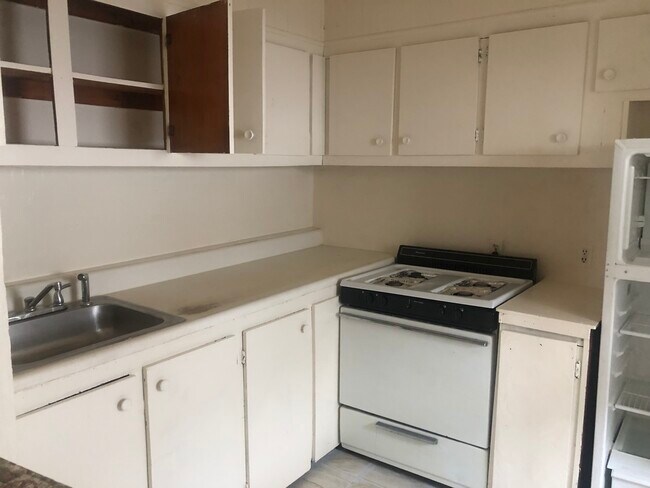 Photo - 139 W 4th St Unidad 3rd