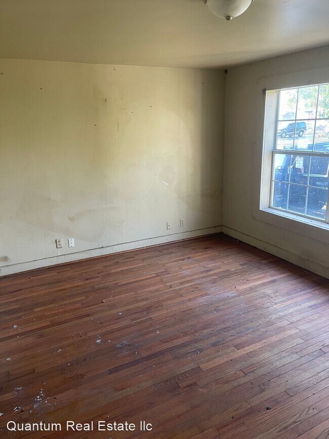 Photo - 1 br, 1 bath House - 3011 N. L Street